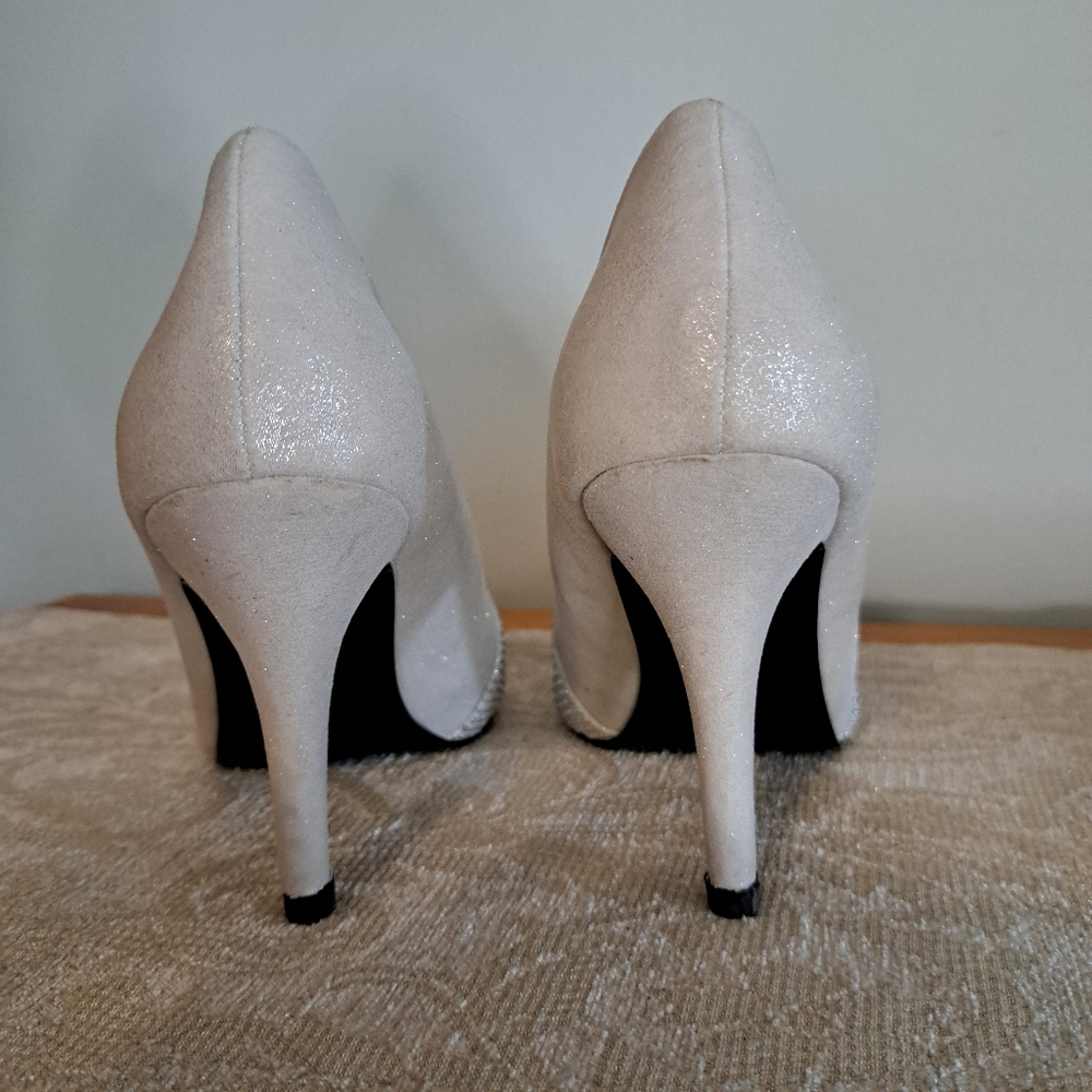 ALDO Silver Sparkle 4" Heels Size 7.5 EUC - Picture 3 of 7